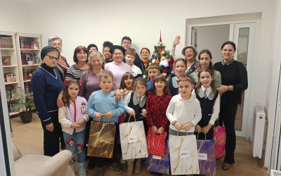 Pod Între Generații: Copii și Vârstnici din Dorohoi Reconstruiesc Spiritul Crăciunului